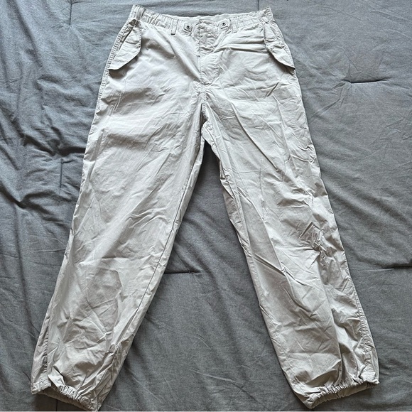 GREY UNIQLO CARGO WIND PANTS - SIZE 30-33 - Picture 2 of 8